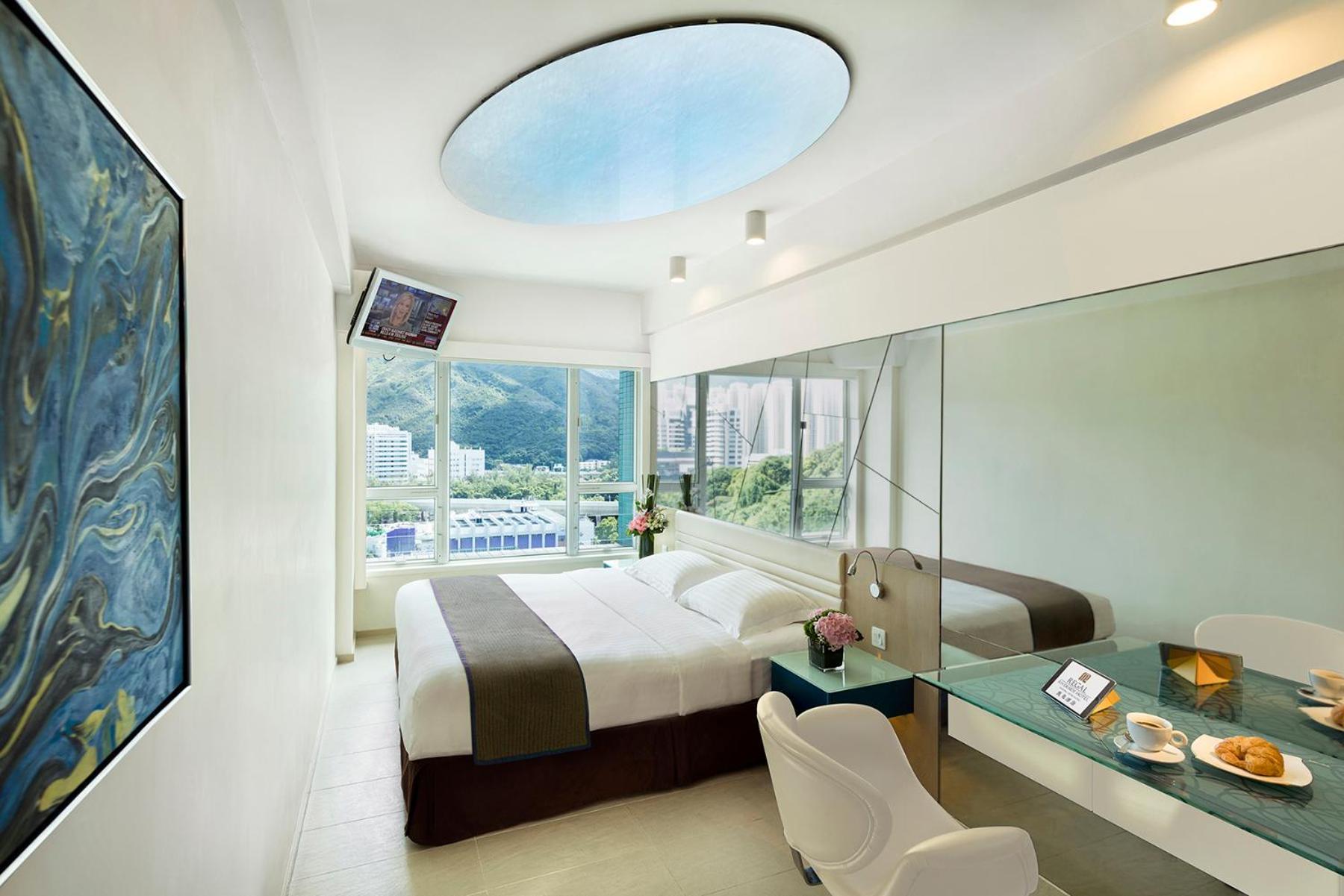 Regal Riverside Hotel Hong Kong Exterior photo