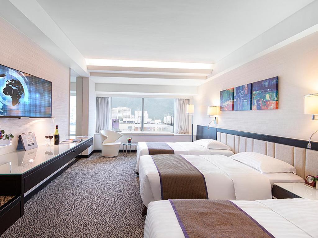 Regal Riverside Hotel Hong Kong Exterior photo